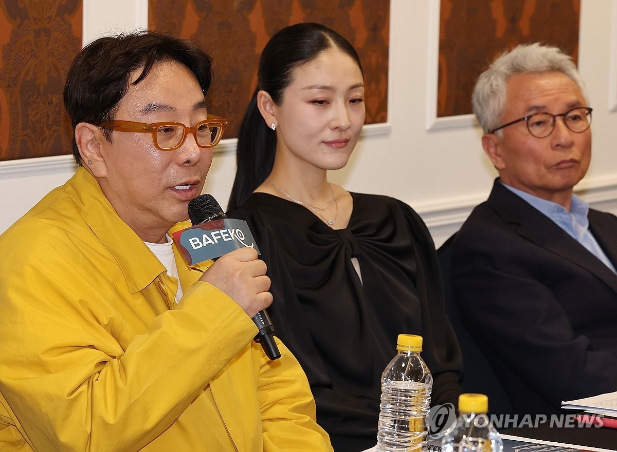 21일 서울 서초구 예술의전당에서 열린 제16회 대한민국발레축제 기자간담회에서 정구호 연출가가 인사말을 하고 있다.