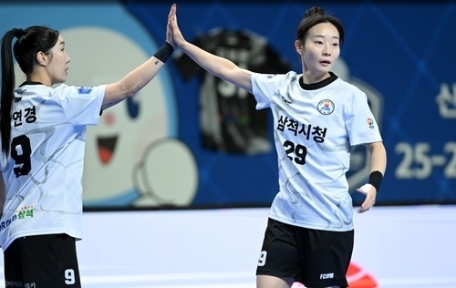 삼척시청, 핸드볼 H리그 4연승 질주…부산시설공단 제압