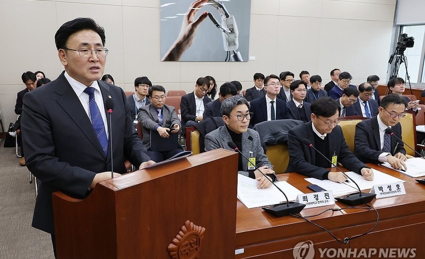 AI 인재 확보 위해 병역특례 부활 필요…국회 공청회서 제기