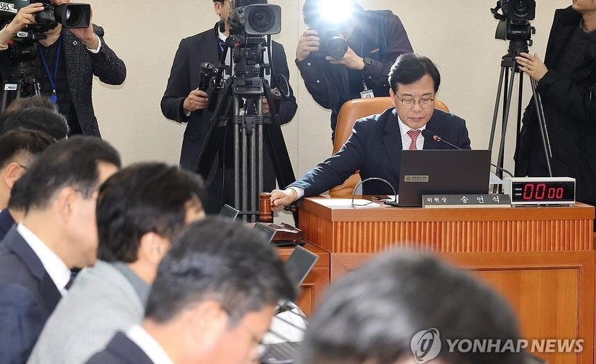 ‘K칩스법’ 국회 기재위 통과… 반도체 투자 세제 혜택 확대