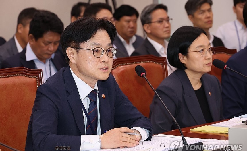 김정관 산업부 장관 “미국 비자 단속 유감…재발 방지 제도 개선 추진”