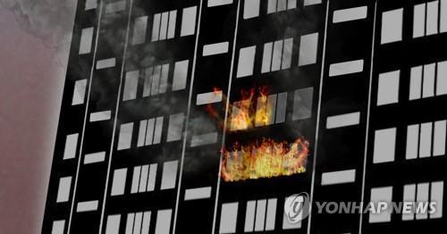 진주 10층 아파트 화재…35분 만에 진화, 인명피해 없어