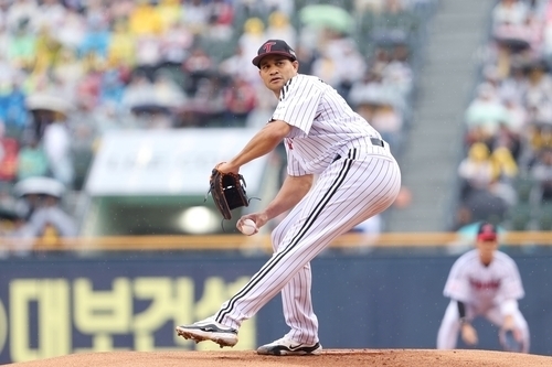 LG 치리노스 무실점 역투…롯데·키움도 승전가, 비 속 KBO 판도 요동