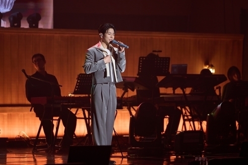폴킴, 2023 연말 콘서트 '폴리데이' 성료…“앞으로 30년 더 함께하자”