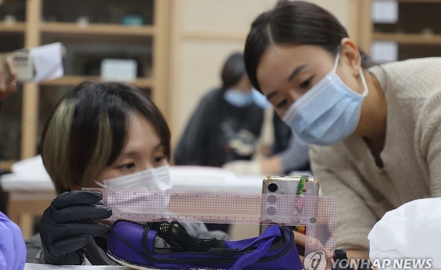 왕실 유산 앞에 선 오늘의 장인들, '수장고 문이 열리다'