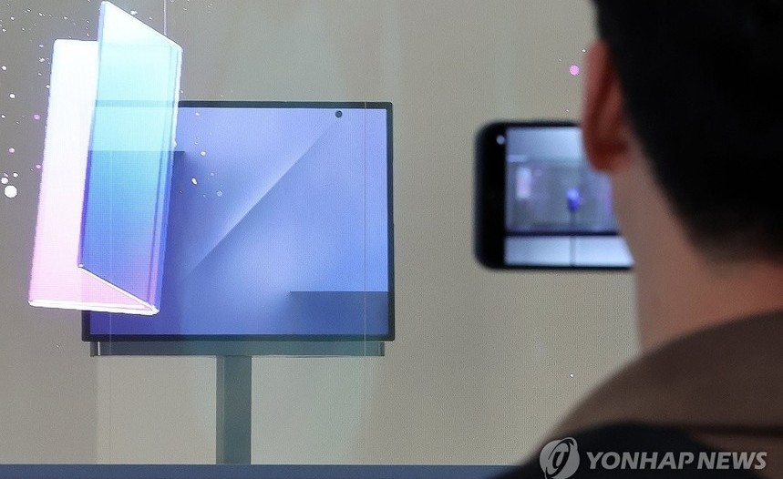 삼성전자, 다음 달 ‘갤럭시Z 트라이폴드’ 출시…두 번 접는 스마트폰 첫 선