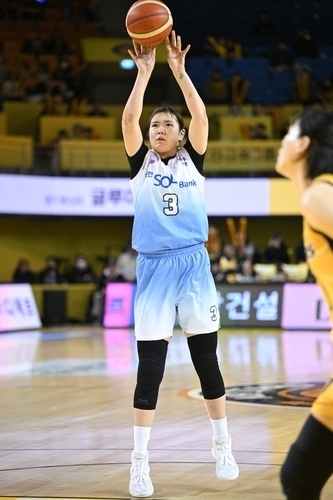 신한은행, KB 꺾고 단독 4위… 플레이오프 경쟁 유리한 고지 점령