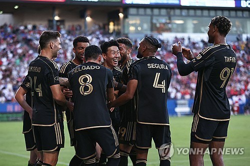 손흥민 MLS 데뷔골, 동료와 감독 