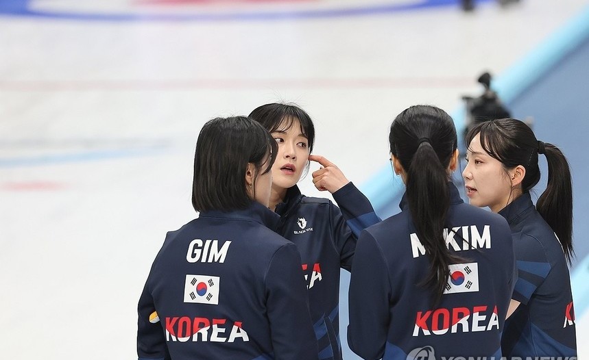 여자 컬링 대표팀, 일본 꺾고 2연승… 18년 만의 금메달 향해 순항