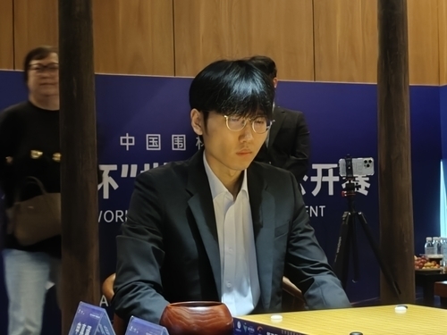 신진서, 당이페이 꺾고 란커배 결승 최종국으로… “역전의 신” 또 빛났다