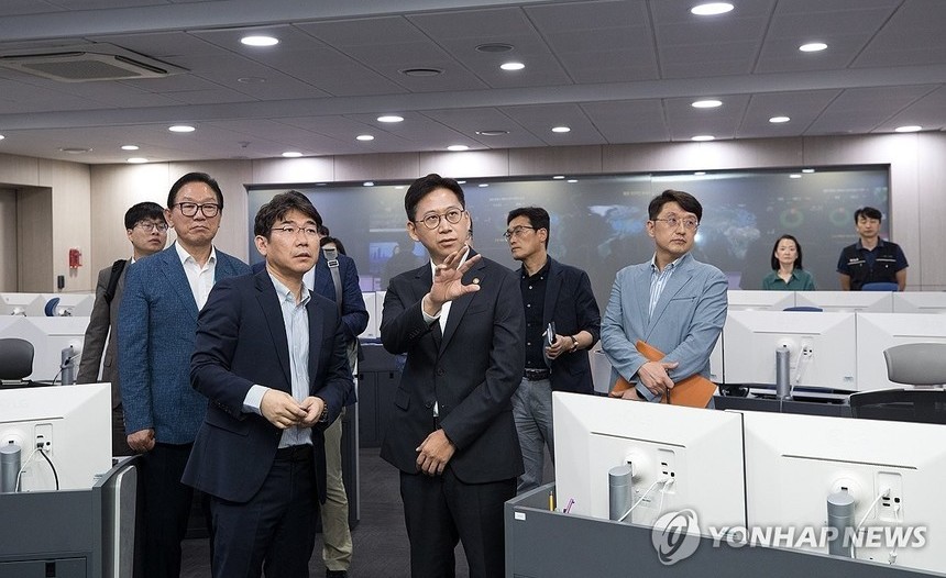 배경훈 장관 “사이버 보안 없이 AI 강국 없다”…KISA 침해대응센터 점검