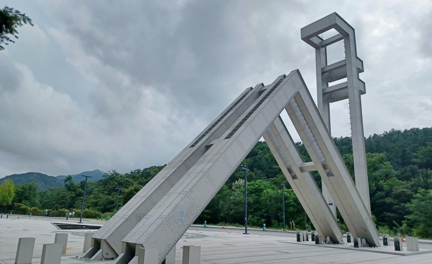 서울대, 석좌교수 정년 최대 75세로 연장…특임석좌교수 제도 첫 시행