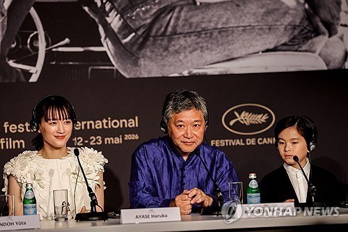 고레에다 히로카즈 “AI 시대일수록 인간성 질문해야”…칸 경쟁작 ‘상자 속의 양’ 화제