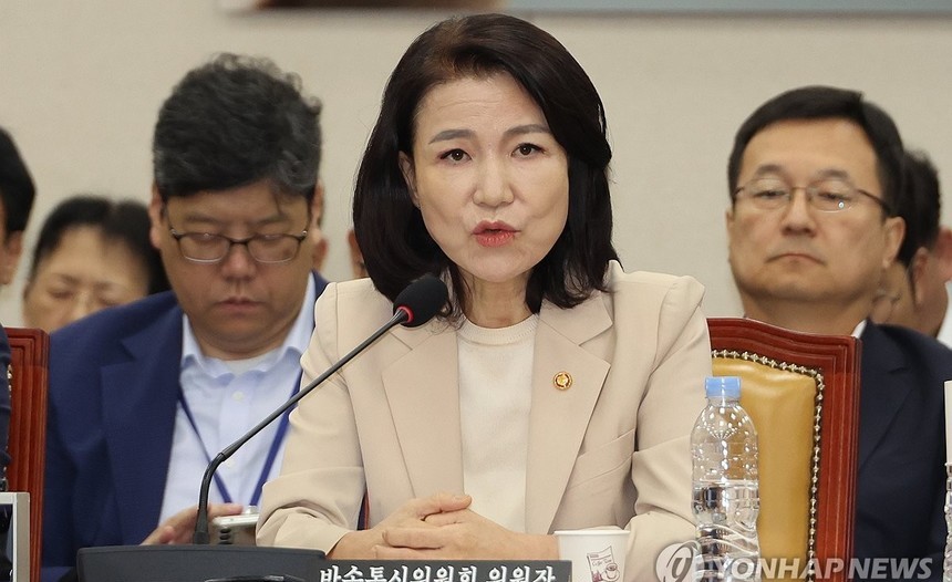 이진숙 방통위원장 “방통위 폐지, 결국 나 찍어내기…법 바꿔서 사람 자르는 건 독재”