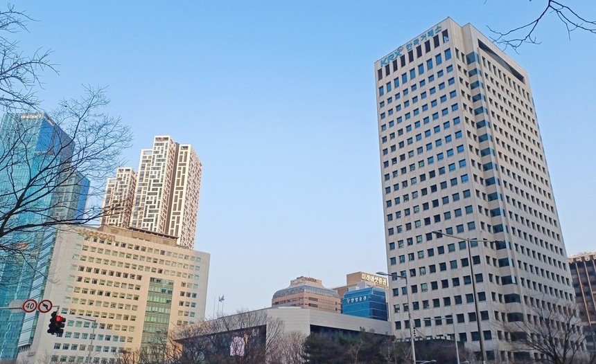 한국거래소 전산장애 원인은 ‘중간가 호가 오류’…7분간 코스피 거래 중단