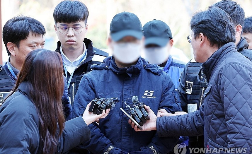 “모든 혐의 인정”… 여객선 좌초 항해사, 법정서 고개 숙였다