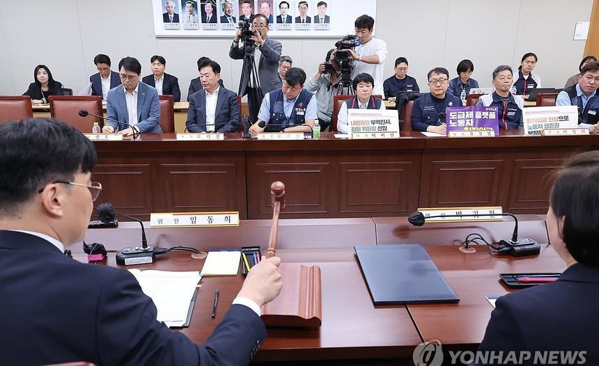 최저임금 심의 첫날부터 파행…노사 갈등 속 ‘인상 vs 동결’ 충돌 예고