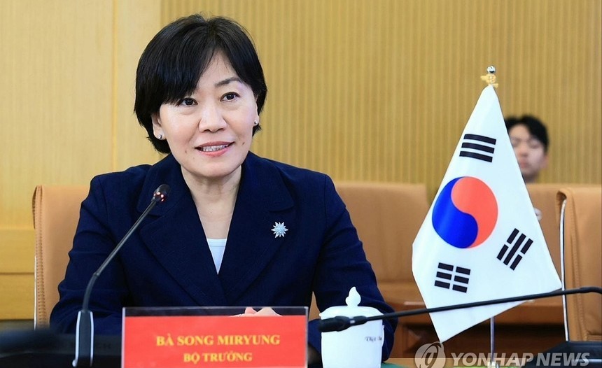 한국산 참외, 베트남 첫 수출… 송미령 장관 현지 홍보