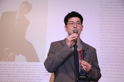 장기하, 최인호청년문화상 수상…“자연스러운 음악, 그게 나답다”
